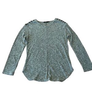 Hazel Women’s Gray Long Sleeve Top with Black Lacing on shoulder Size Large